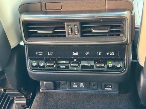 Used 2023 Lexus LX 600 4WD w/ Accessory Package (Z1) image 17