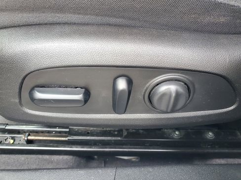 Used 2017 Chevrolet Malibu LT FWD image 7