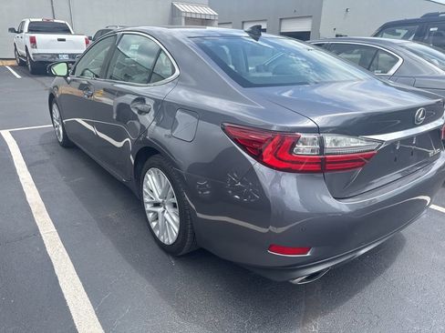 Used 2018 Lexus ES 350 w/ Luxury Package w/Wood Trim FWD image 2
