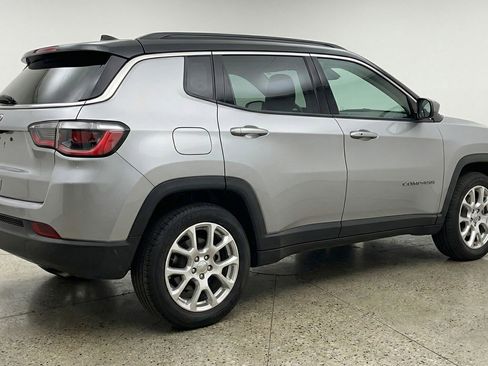 Used 2025 Jeep Compass Limited AWD/4WD image 9