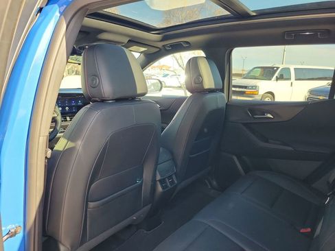 Used 2025 Chevrolet Equinox RS w/ Safety and Technology Package FWD image 2