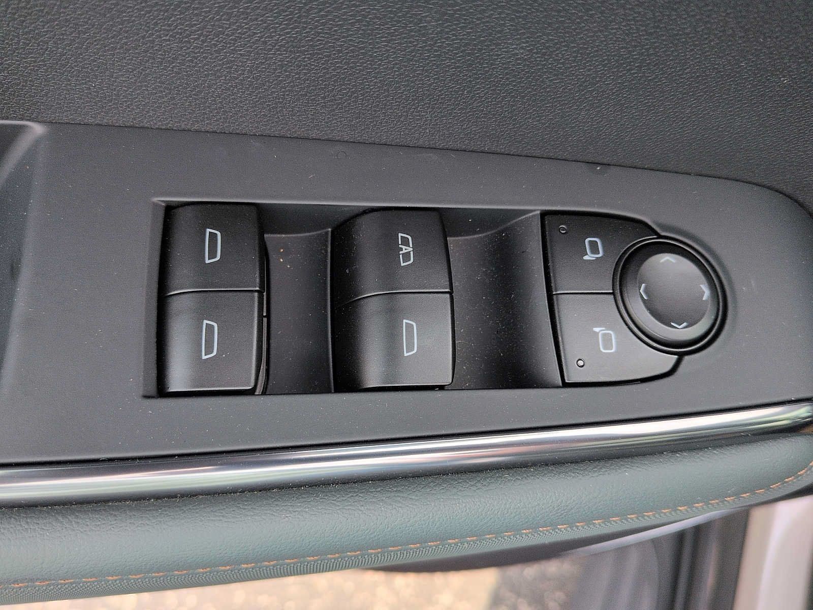 Used 2026 GMC Acadia AT4 w/ Super Cruise Package AWD/4WD image 16
