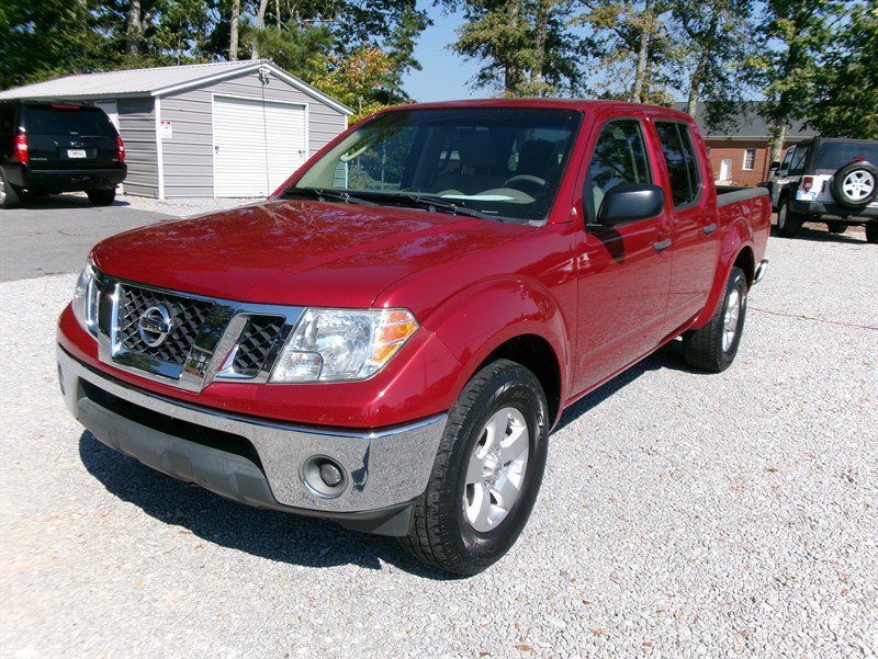Used 2010 Nissan Frontier SE RWD image 1