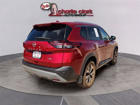 Used 2023 Nissan Rogue SV w/ SV Premium B Package image 5