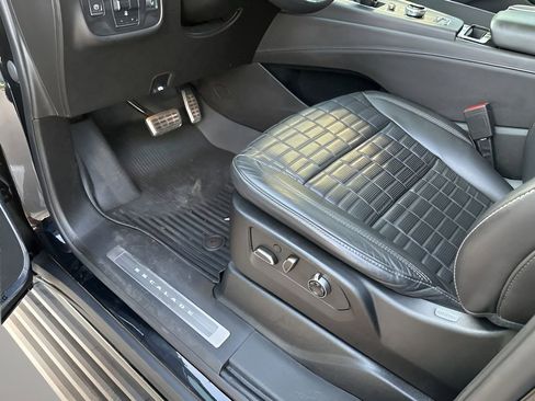 Certified 2023 Cadillac Escalade ESV V w/ LPO, ONYX Package AWD/4WD image 29