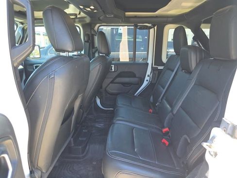 Used 2022 Jeep Wrangler Unlimited Sahara w/ LED Lighting Group AWD/4WD image 9