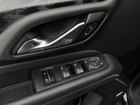 Used 2021 GMC Yukon Denali w/ Denali Ultimate Package image 13