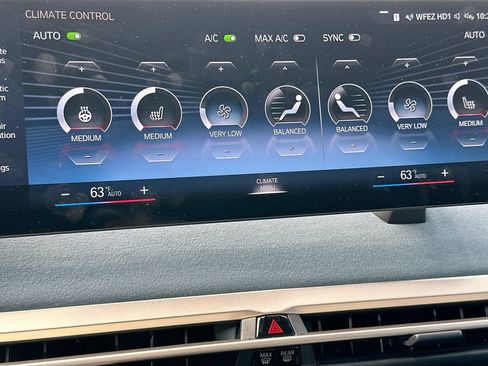 Used 2023 BMW iX xDrive50 w/ Convenience Package AWD/4WD image 16