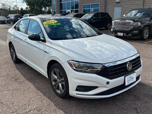 Used 2019 Volkswagen Jetta R-Line FWD image 1