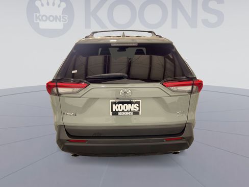 Used 2023 Toyota RAV4 XLE Premium image 5