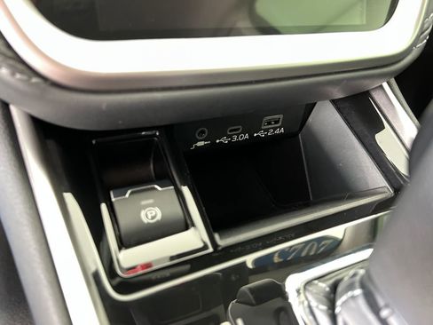 Used 2025 Subaru Outback Premium w/ Popular Package #1A image 35