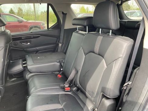 Used 2025 Honda Pilot EX-L image 4