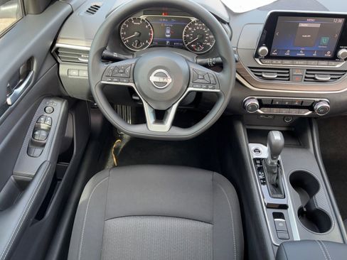 New 2025 Nissan Altima 2.5 SV image 15