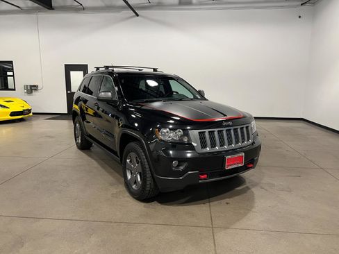 Used 2013 Jeep Grand Cherokee Trailhawk image 1