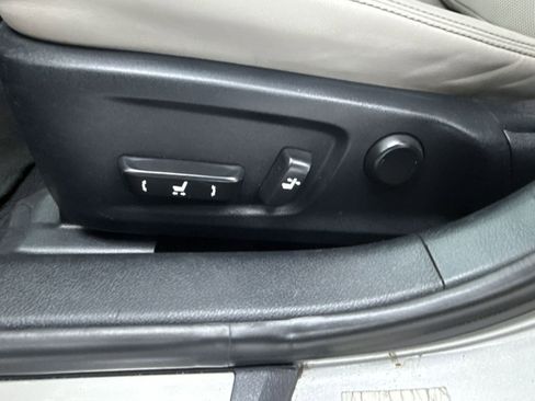 Used 2016 Lexus IS 200t w/ Premium Package image 17