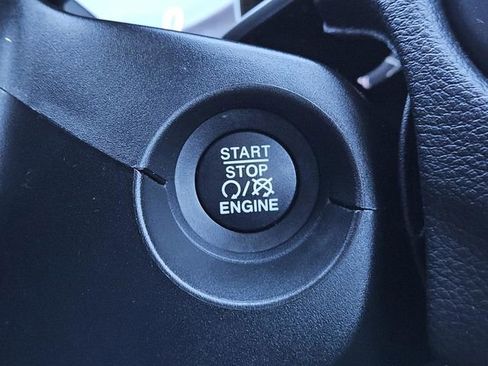 Used 2020 Jeep Compass Latitude w/ Popular Equipment Group image 18