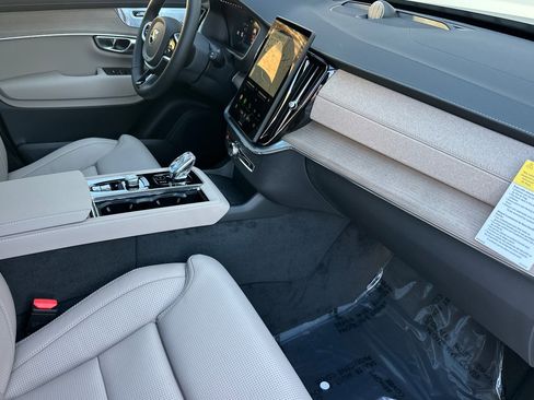 New 2026 Volvo XC90 T8 Ultra w/ Lounge Package image 14