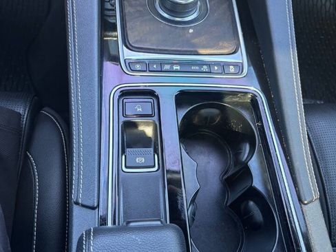 Used 2019 Jaguar F-PACE R-Sport AWD/4WD image 13