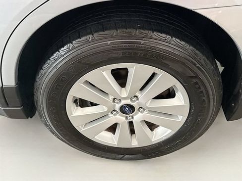 Used 2017 Subaru Outback 2.5i Premium AWD/4WD image 30
