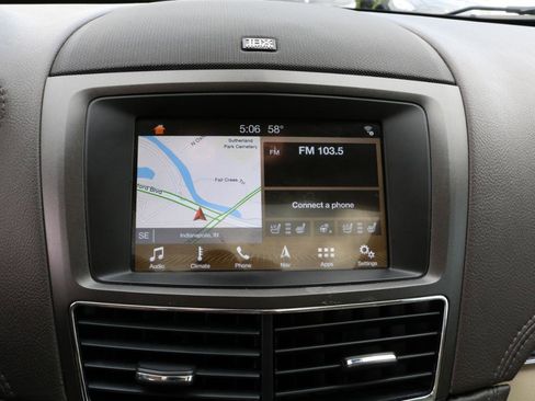 Used 2019 Lincoln MKT AWD image 27