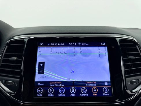 Used 2019 Jeep Grand Cherokee Altitude RWD image 17