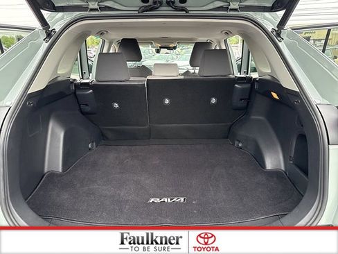 Used 2019 Toyota RAV4 XLE w/ Convenience Package AWD/4WD image 13