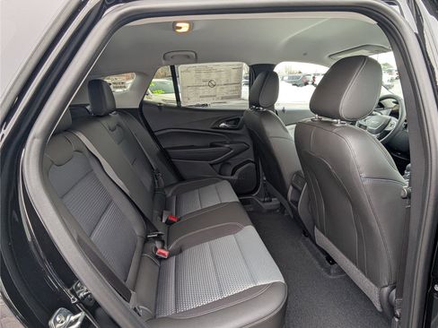 New 2026 Chevrolet Trax LT w/ Midnight Edition image 7