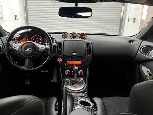 Used 2013 Nissan 370Z Touring w/ Sport Pkg RWD image 10