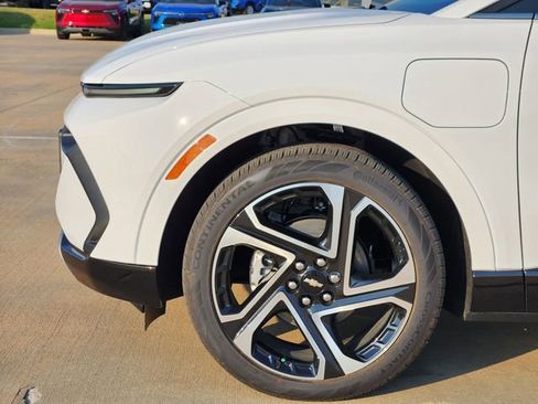 New 2026 Chevrolet Equinox EV LT w/ Convenience Package II image 16