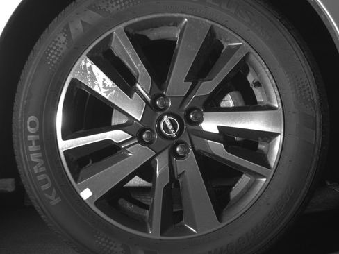 Used 2025 Nissan Versa SV image 13