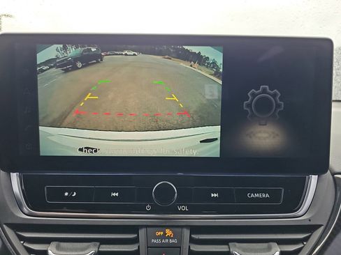 Used 2023 Nissan Altima 2.5 SR w/ SR Premium Package image 23