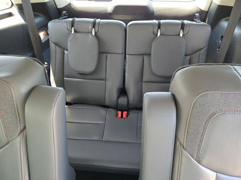 Certified 2025 Ford Explorer Active w/ Active Comfort Package RWD image 19