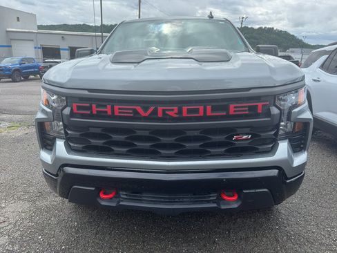 Used 2025 Chevrolet Silverado 1500 Custom Trail Boss AWD/4WD image 2