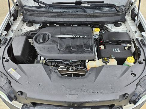 Used 2019 Jeep Cherokee Trailhawk image 14