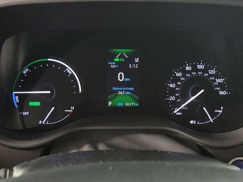 Used 2022 Toyota Sienna XSE image 22