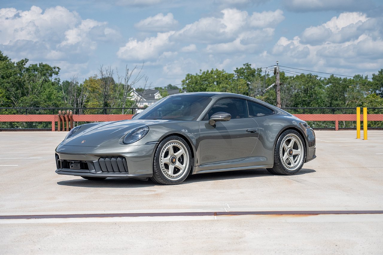 Used 2026 Porsche 911 Carrera GTS RWD image 2