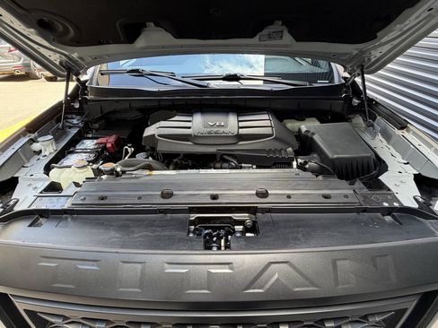 Used 2022 Nissan Titan PRO-4X w/ Pro-4x Convenience Package AWD/4WD image 39