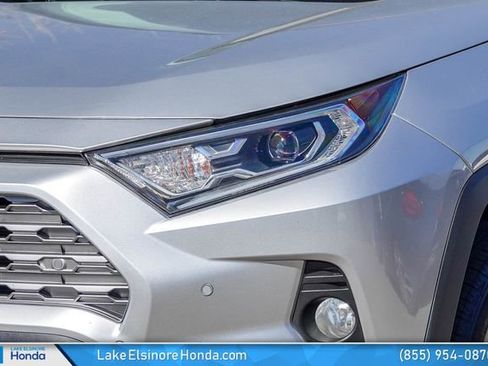 Used 2020 Toyota RAV4 Limited image 5