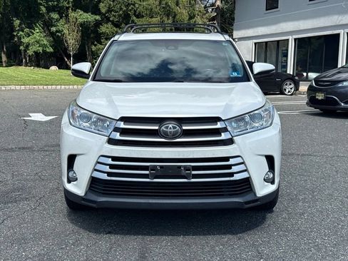 Used 2018 Toyota Highlander XLE AWD/4WD image 2