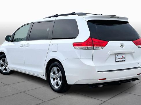 Used 2014 Toyota Sienna LE image 12