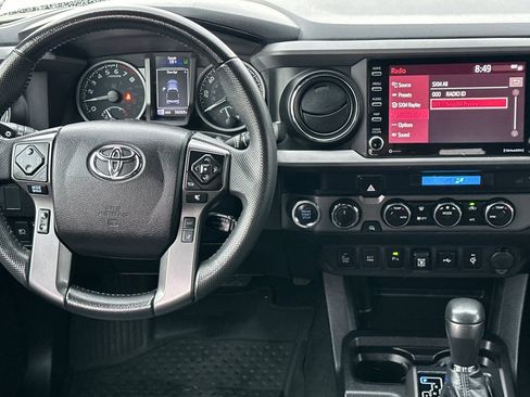 Used 2022 Toyota Tacoma TRD Off-Road image 14