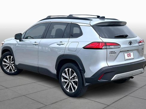 Used 2025 Toyota Corolla Cross XLE w/ Convenience Package image 12