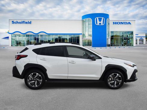 Used 2025 Subaru Crosstrek 2.0i Premium image 2