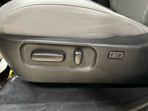 Used 2022 Toyota Tacoma SR5 w/ Technology Package AWD/4WD image 21