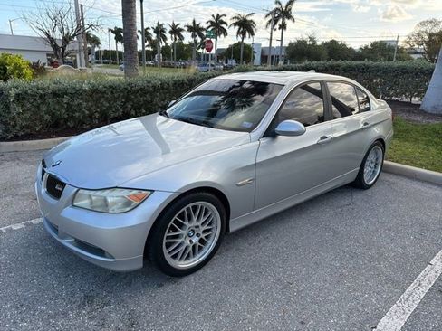 Used 2006 BMW 330i Sedan RWD image 1