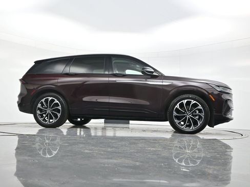 Used 2025 Lincoln Nautilus Reserve AWD/4WD image 52