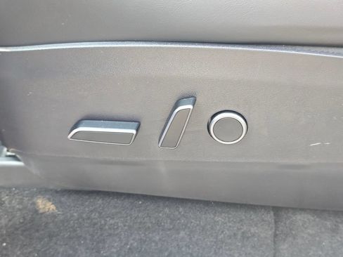 Used 2023 Tesla Model Y Long Range AWD/4WD image 24