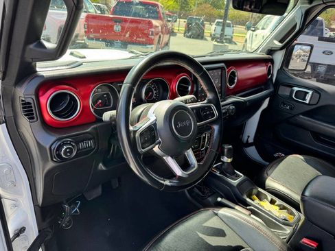 Used 2022 Jeep Gladiator Rubicon w/ LED Lighting Group AWD/4WD image 12