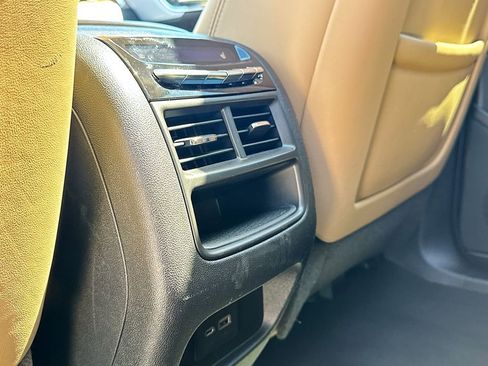 Used 2021 Cadillac XT5 Premium Luxury w/ Platinum Package FWD image 32