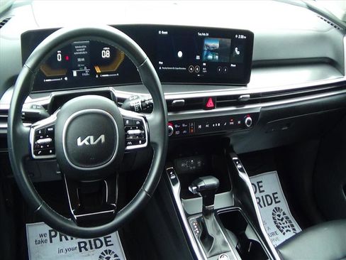 Used 2024 Kia Sorento S image 13